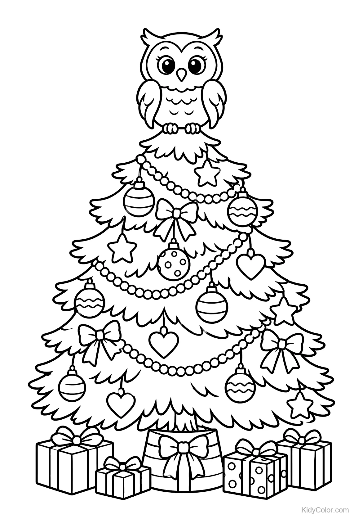 Gufo in cima a un albero di Natale con decorazioni e regali.